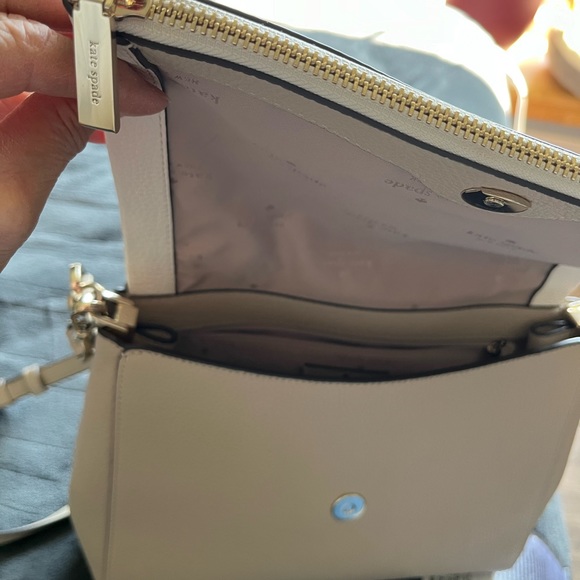 Kate Spade leather bag. shoulder strap and cross body strap. great summer bag - Picture 7 of 9